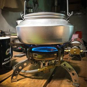 STAND STABILITY
This backpacking gas stove is designed to have a low center of gravity and a well-balanced sense of stability.